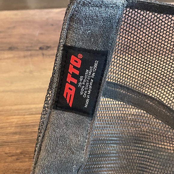 Thomas Rhett Trucker Hat - Picture 3 of 6